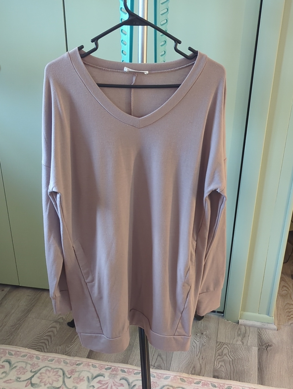 Zenana Outfitters Cream V-Neck Long Sleeve Tunic